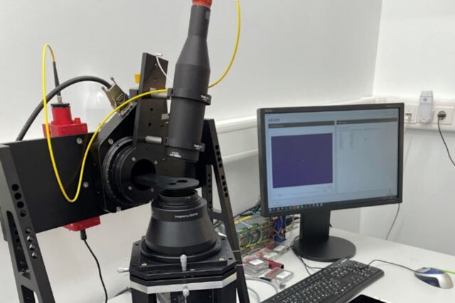 Prüfsystem für IR-Optiken (2.000–5.500 nm)