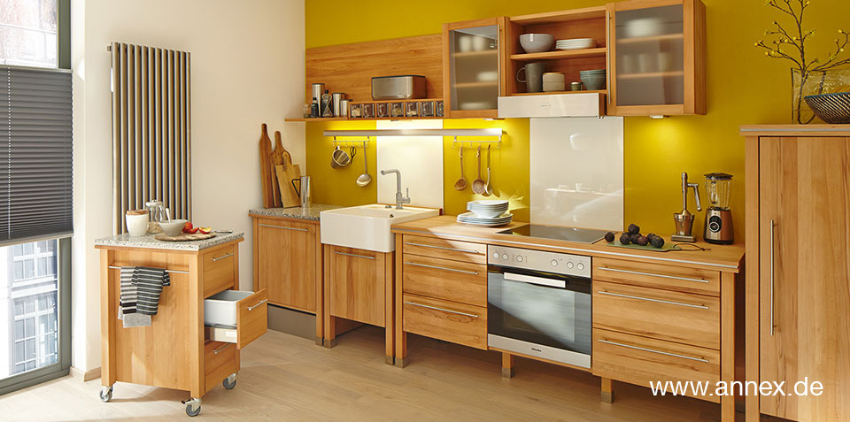 Massivholzküche im Landhausstil, modular und freistehend