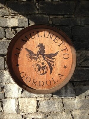 Fass mit Al Mulinetto Wappen