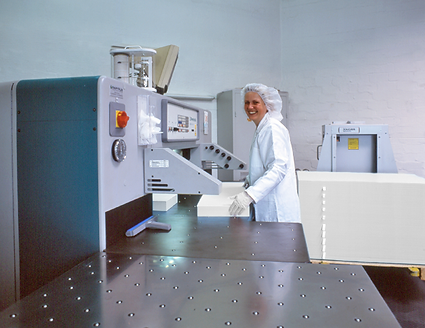 Papier-Laserschnitt-Maschine im Ostsee-Werk