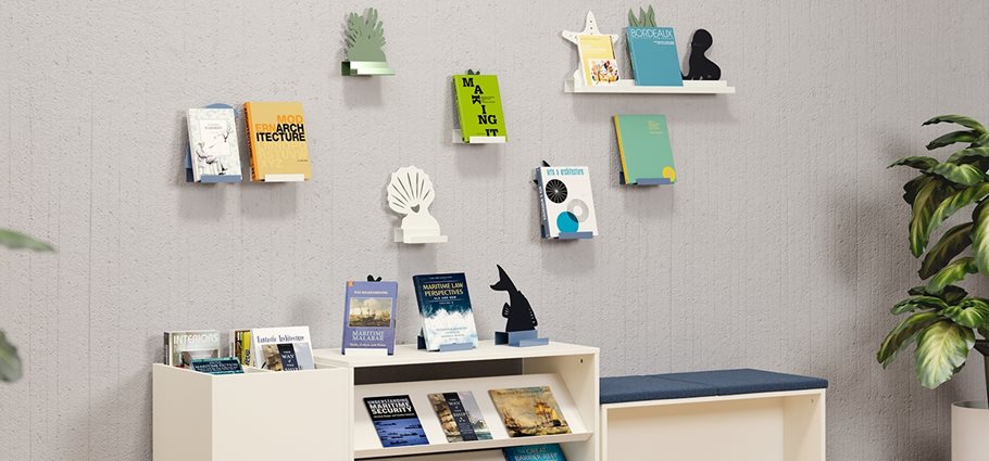 Vita Buchdisplay mit Naturmotiv-Figuren