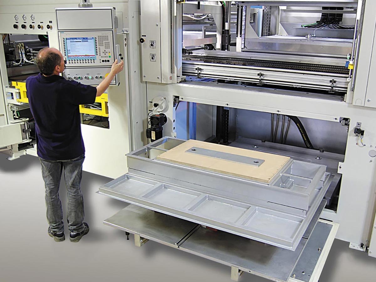Thermoforming production: tooling package