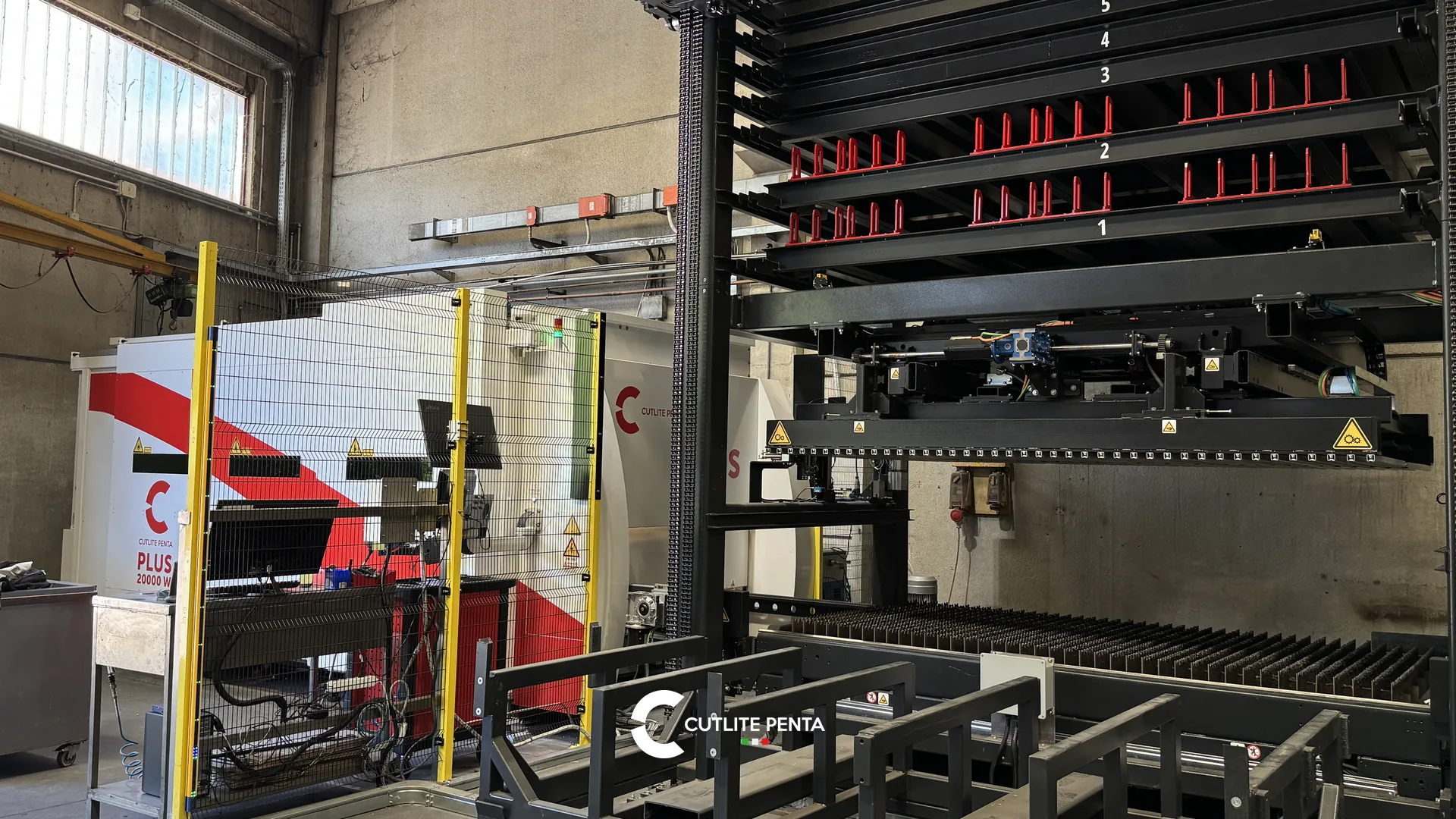 PLUS 20 kW Fiberlaser mit automatischem Blechlager