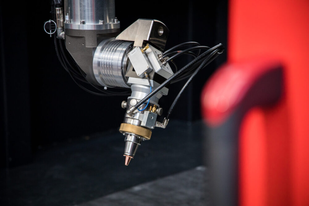 5 Assi – 3D-Laserschneidanlage mit geschlossener Kabine