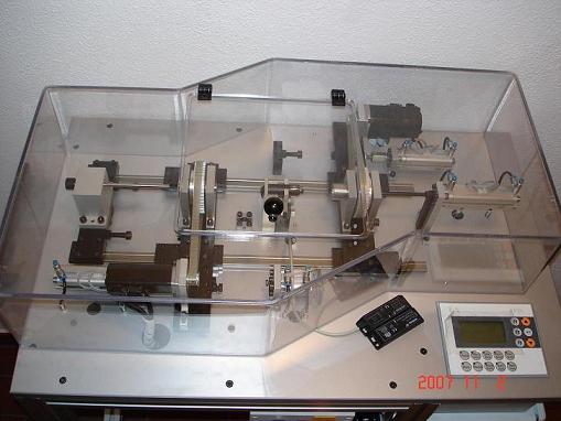 Prüfmaschine als Dauertest mit 2 Servomotoren