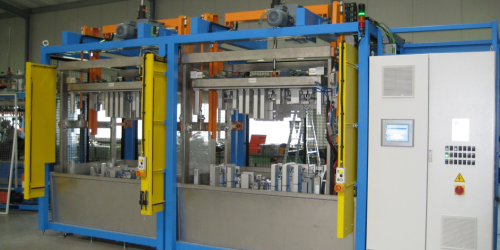 Automatische Montageanlage mit Artikelvereinzelung