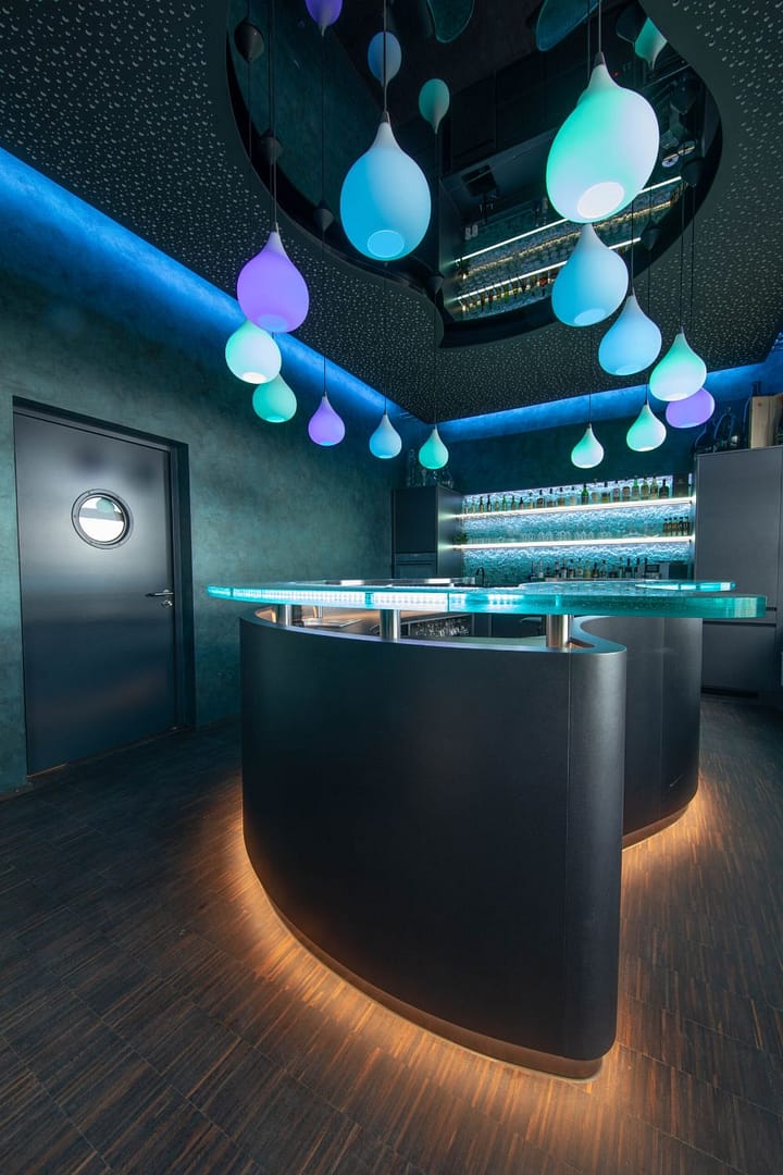 Bar-Tisch