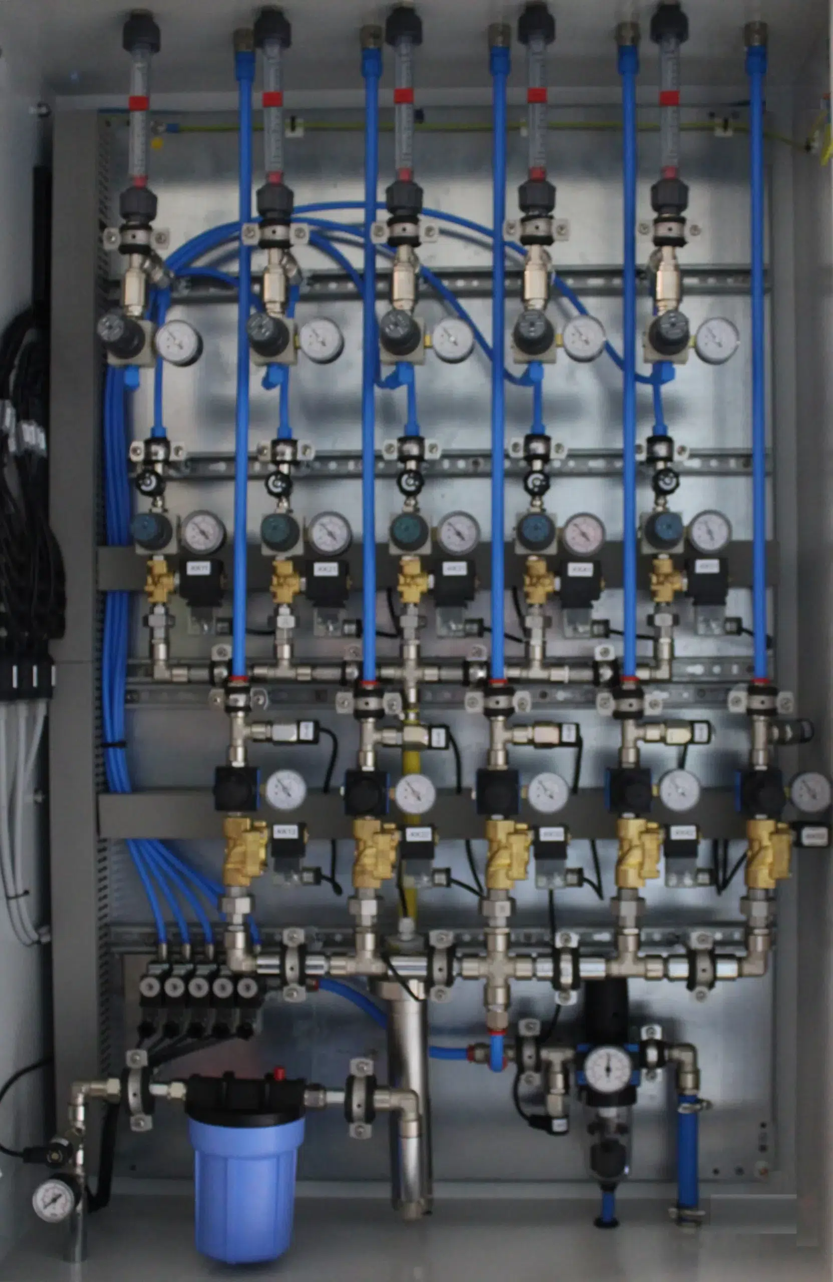 Dust suppression and air humidification system in operation