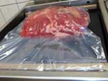 Vakuumverpackte Rohfleischprodukte