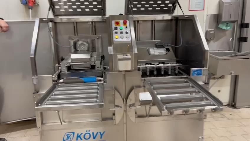 Kuchenschneider im Einsatz