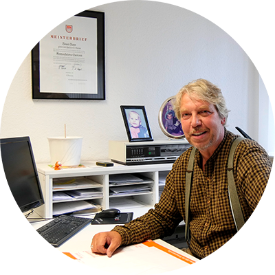 Ronald Narjes im Büro