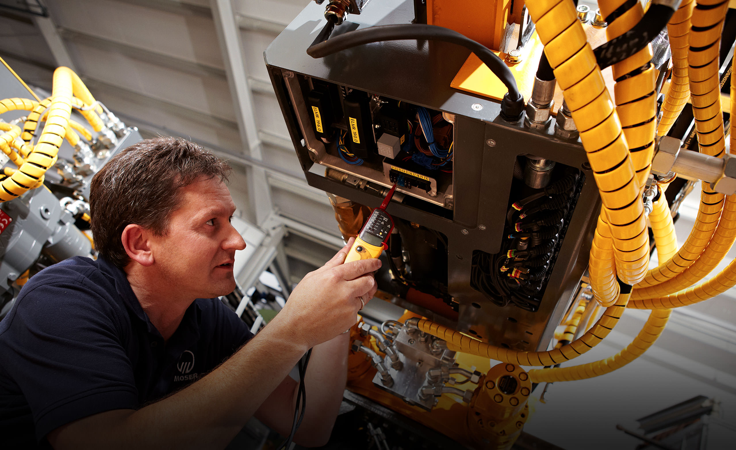 Manufacturing of wire harnesses and switch cabinets