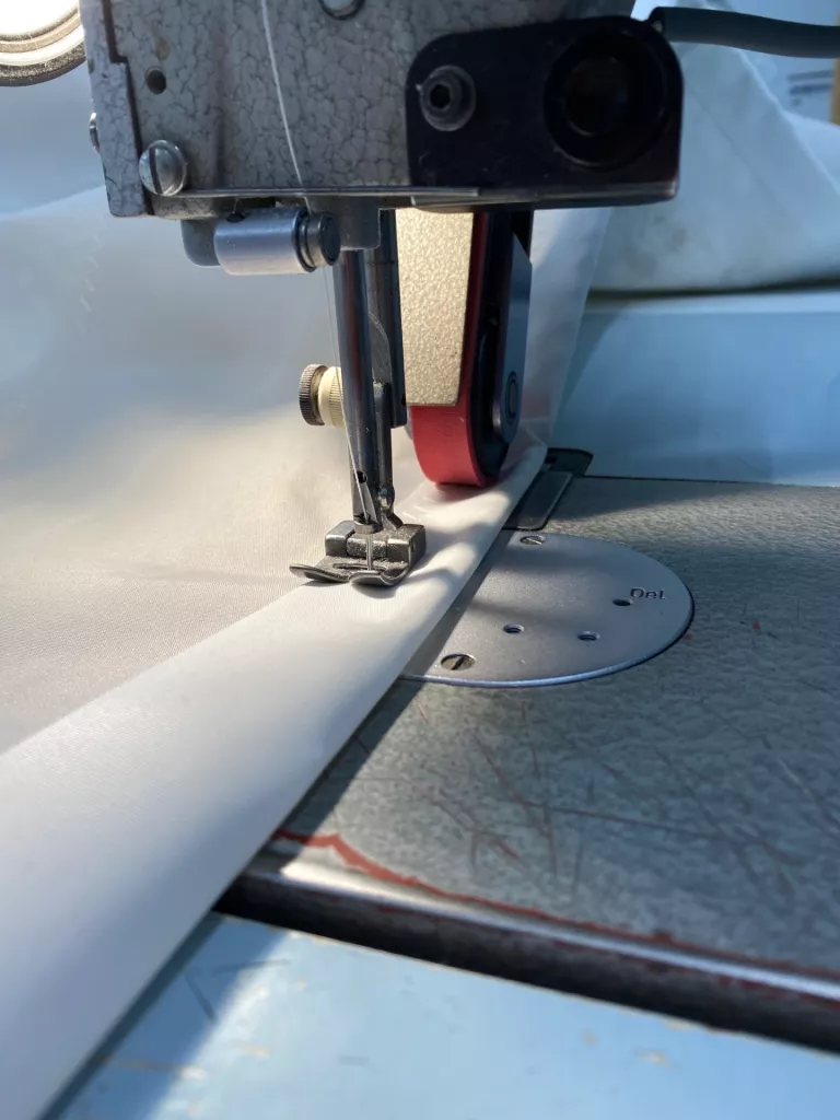 Textilarbeiten an der Nähmaschine