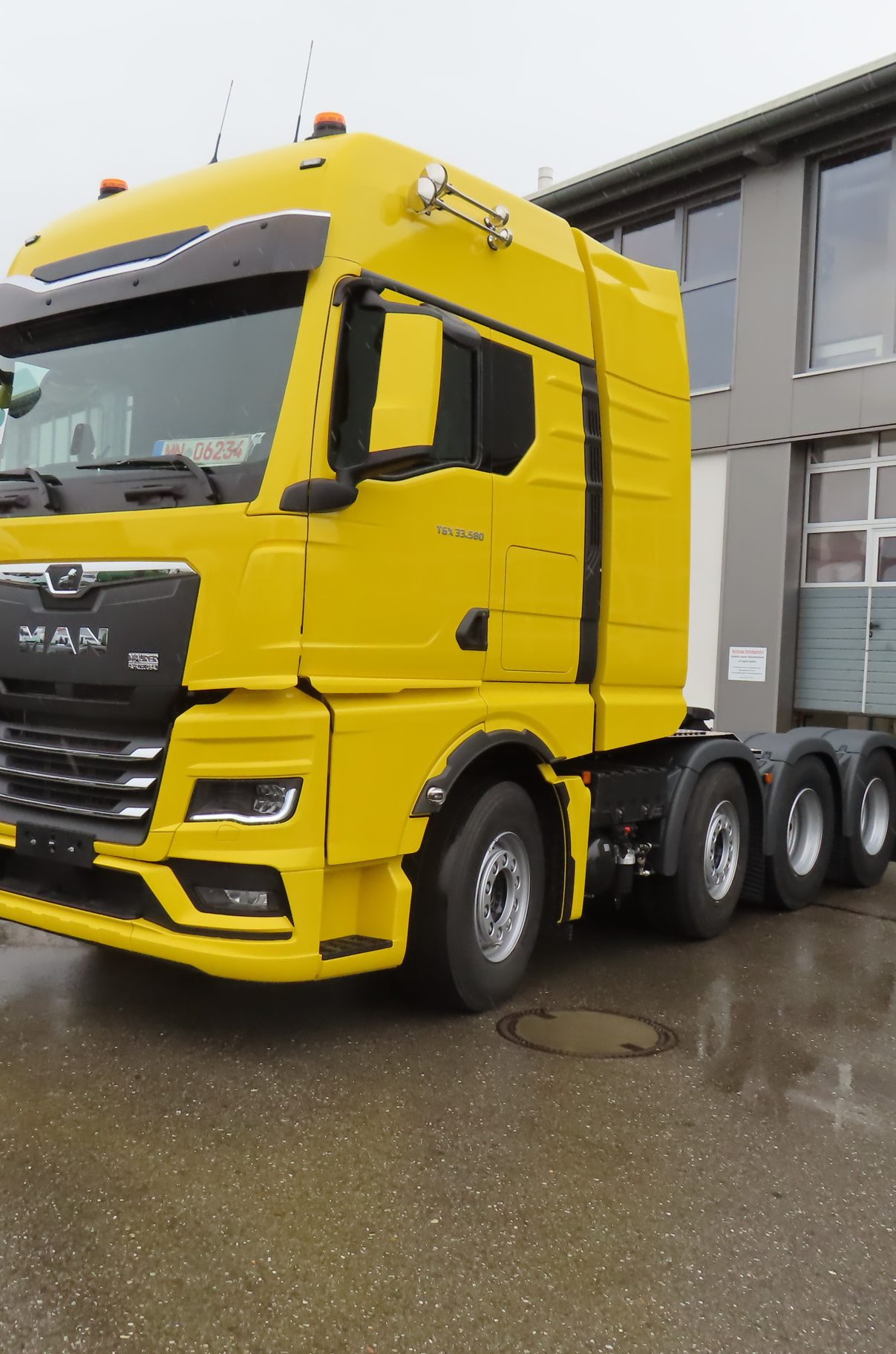 Schwerlast-Fahrzeug (Zuglast bis 500 t)