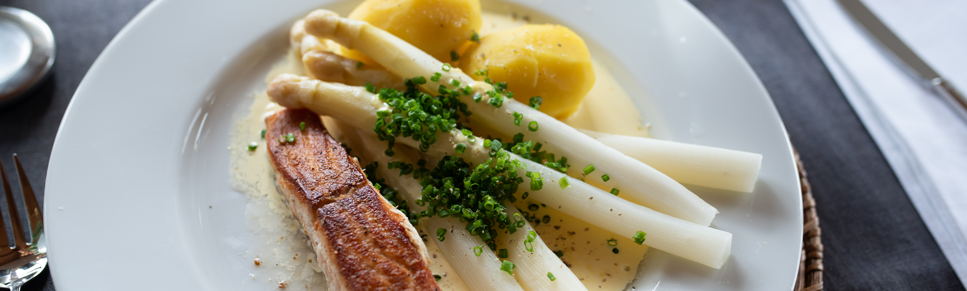 Sauce Hollandaise zu Spargel und Kartoffeln