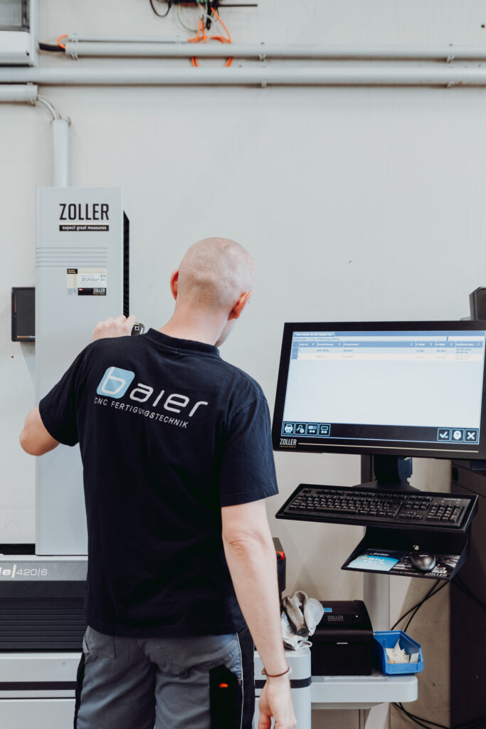 Arbeit an der Maschine