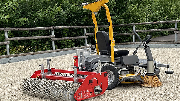 Reitbodenpflegemaschine E-ROBOT