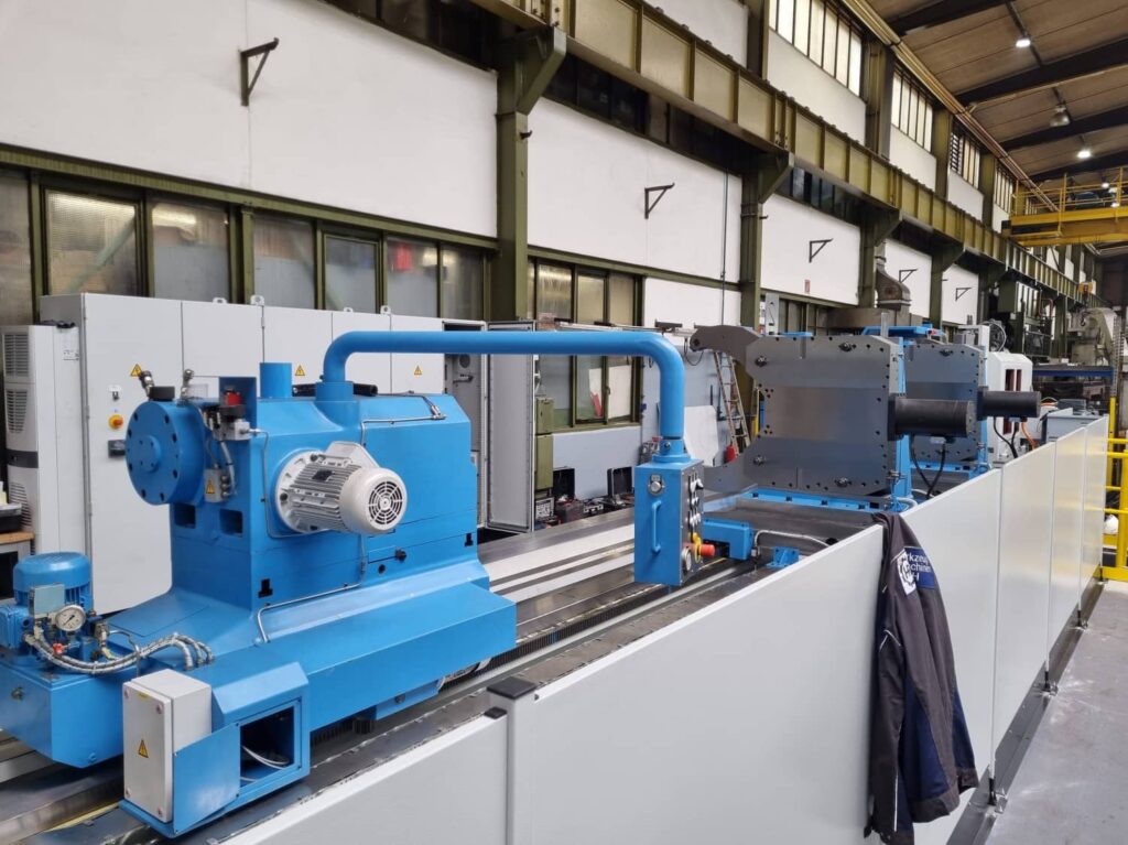 Werkstattarbeit an Schwermaschine