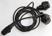 13-pol. Y-Adapter mit Stecker und 2× Steckdose