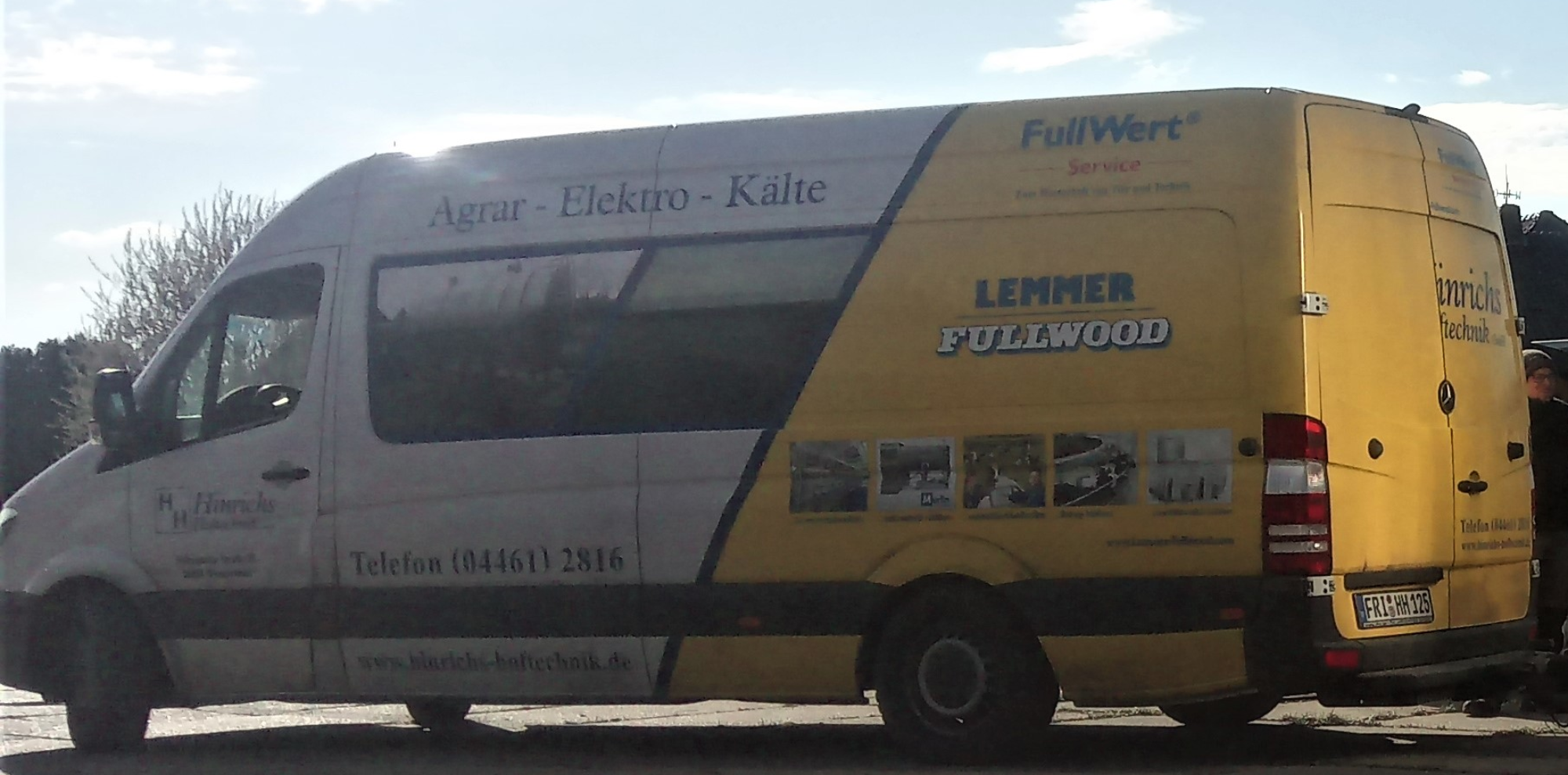 Historische AVIA-Tankstelle am Firmenstandort