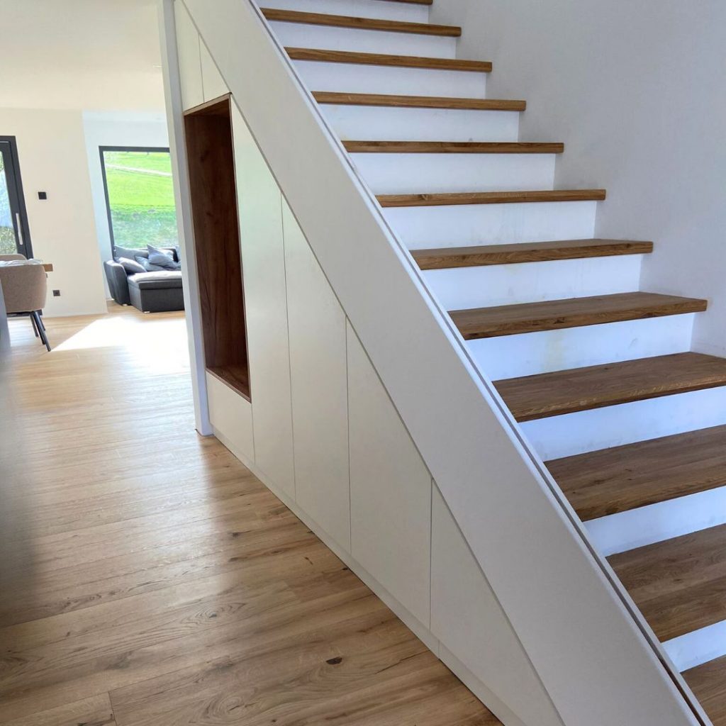 Treppenschrank Referenz
