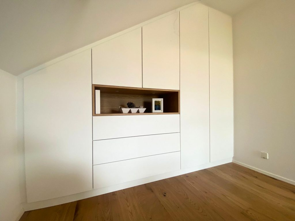 Dachschrägenschrank Referenz