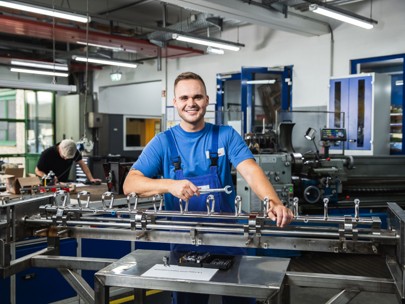 Mitarbeiter in Werkstatt