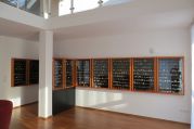 Spezialanfertigung Vitrine für Mineralien