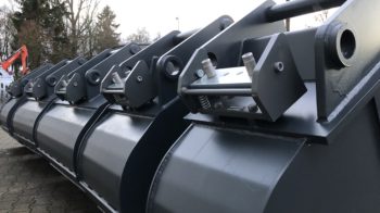 Tieflöffel TL25 mit Liebherr SW48 Likufix Aufnahme