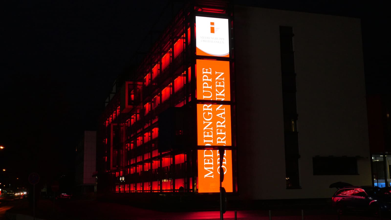 Media Facade bei Nacht