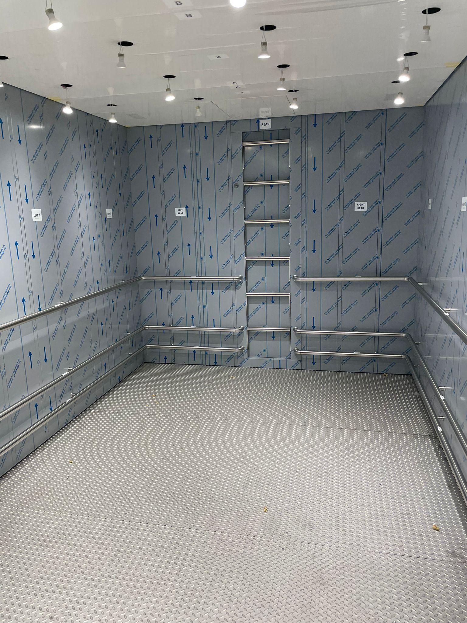 Kompletter Aufzug