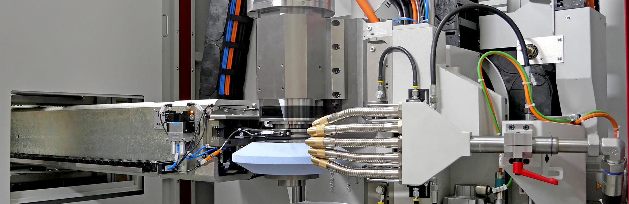 Automatisches Werkzeugwechsel-System für großvolumige Verzahnungen