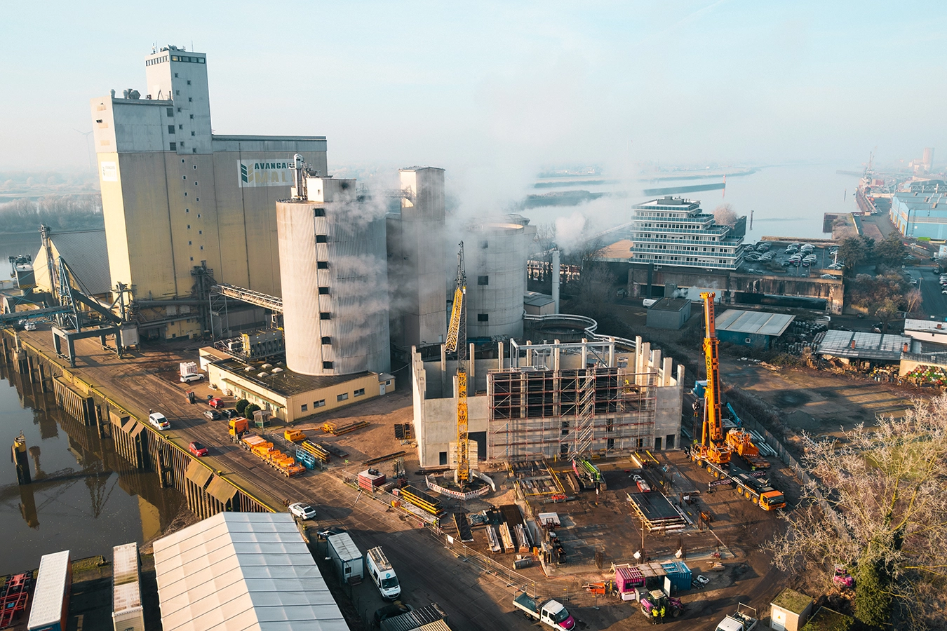 Bau der Biomasseanlage für AVANGARD MALZ am Hafen Bremen