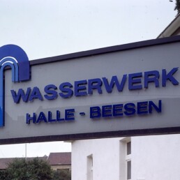 Fassadenbeschriftung Wasserwerk