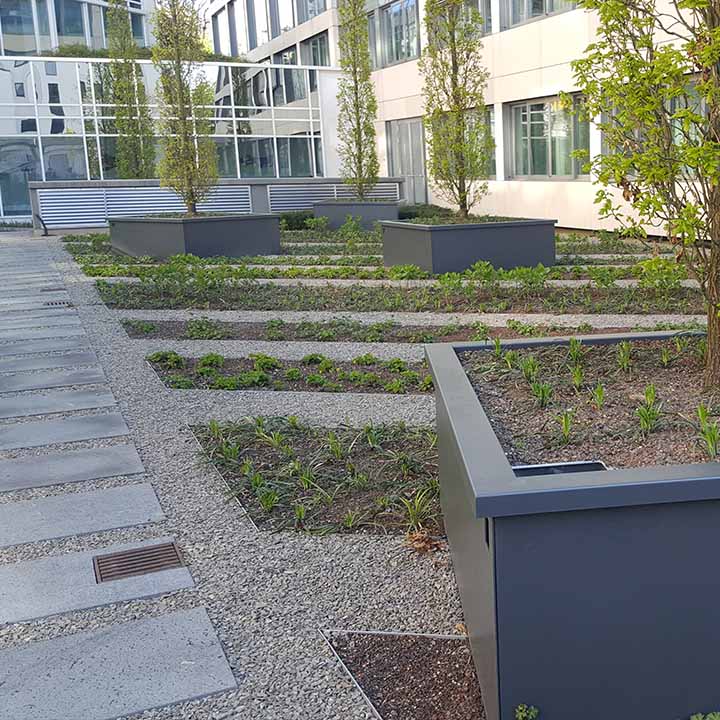 Pflanzgefäße / Design-Hochbeet-Einfassungen