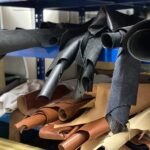 Lederverarbeitung in der Werkstatt