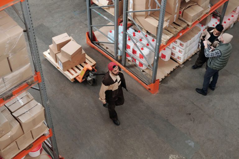 Industriebedarf und Komponenten