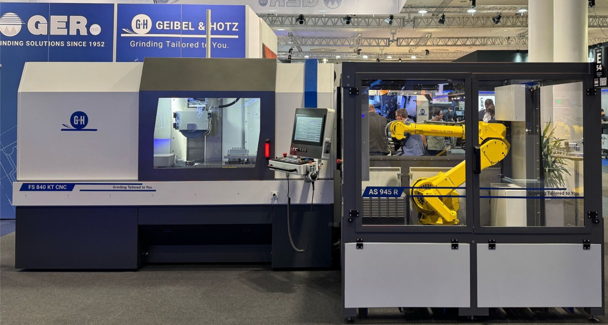 Automatisierungssystem multiROB auf der EMO