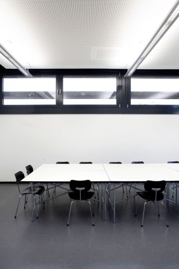 E2-Tischgruppen als Arbeitsinseln
