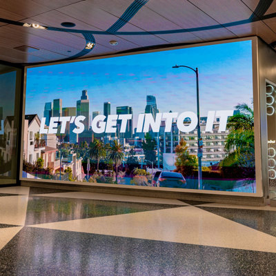 LED-Videowand in der Intuit Dome Lobby