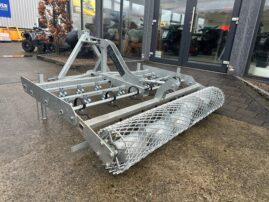 Reitplatzplaner Neuhaus Deluxe 240 mit Nachlaufeinrichtung