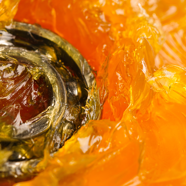 Schmierstoff mit Metallbauteil