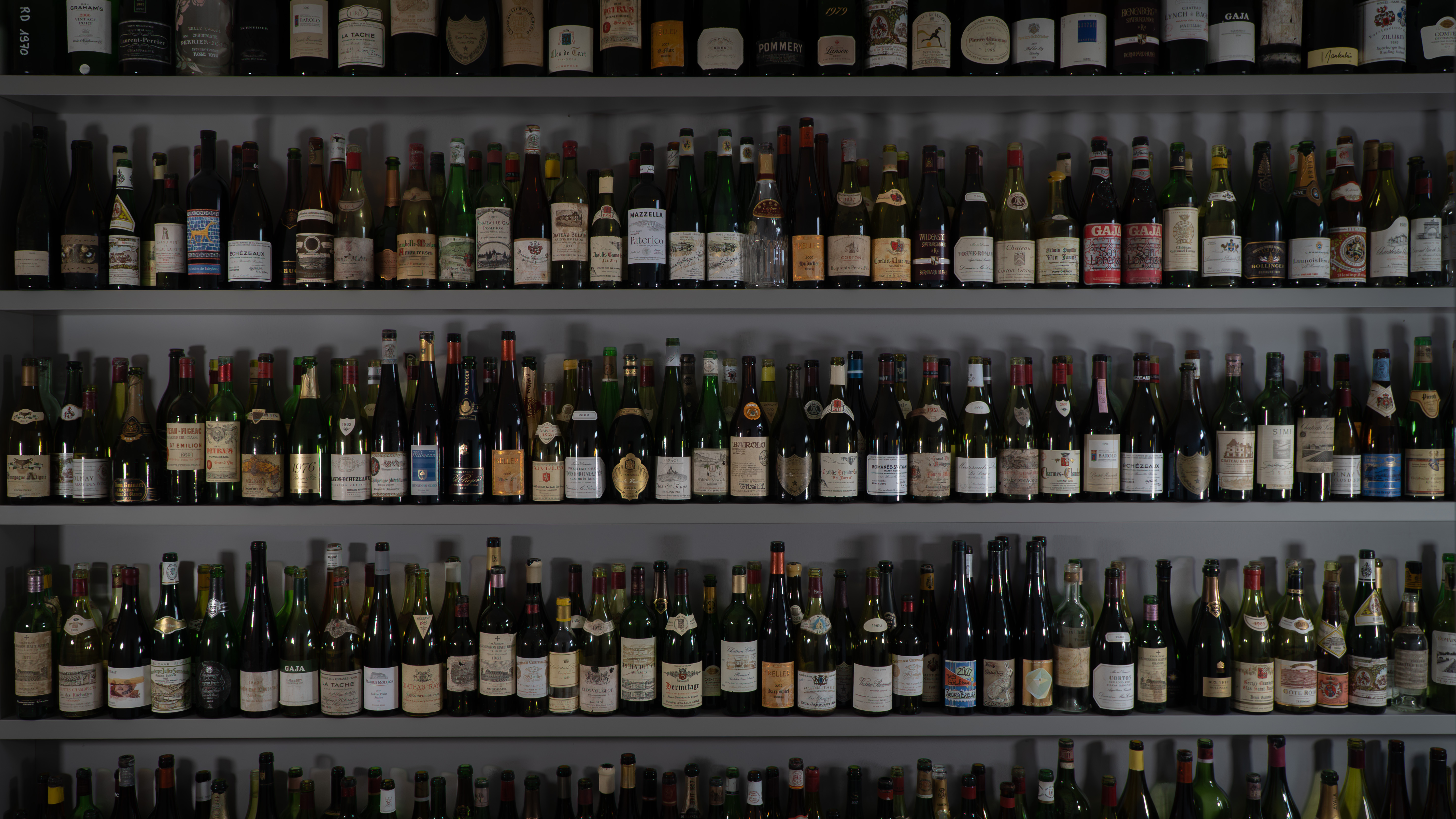 Weinregale im Firmensitz