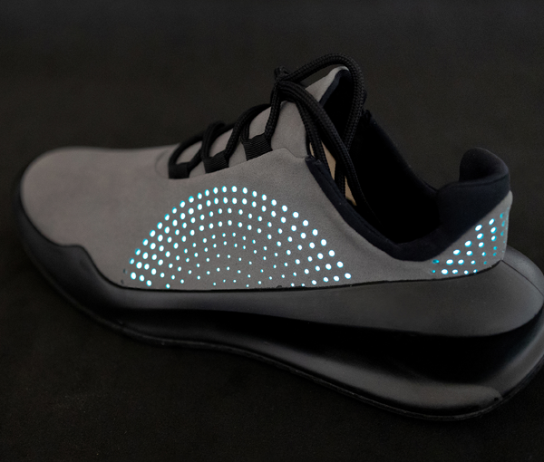 Leuchtender Sneaker