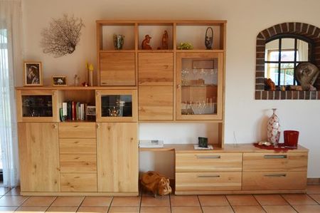 Wohnzimmerschrank