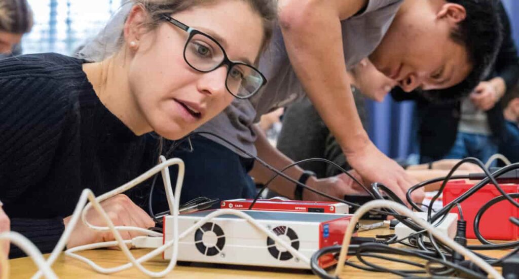Educational Kits für Elektronik- und Physikausbildung