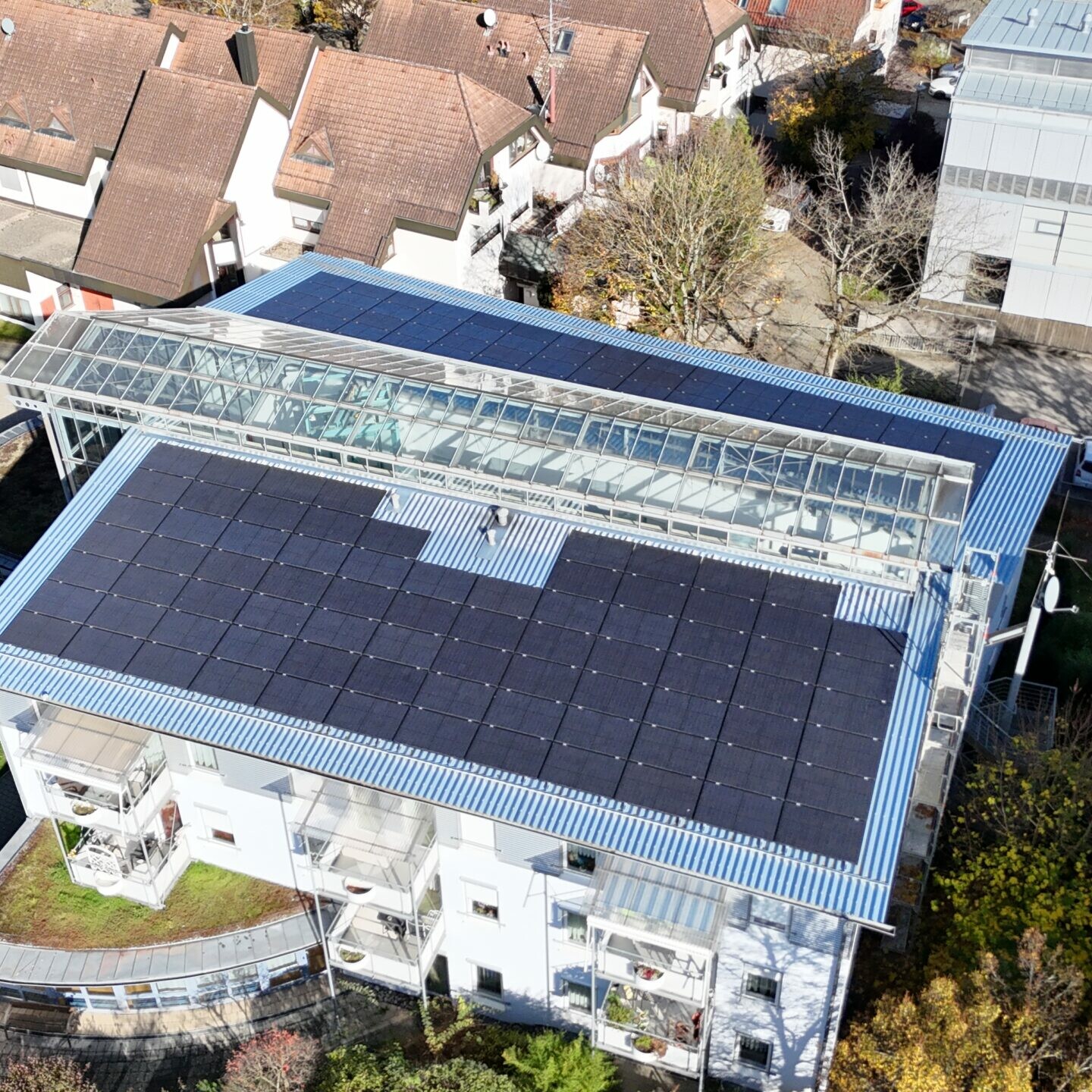Photovoltaik-System auf einem Wohngebäude (Bodelshausen, 67 kWp)