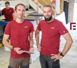 Fabian Fricke und Sören in der Werkstatt
