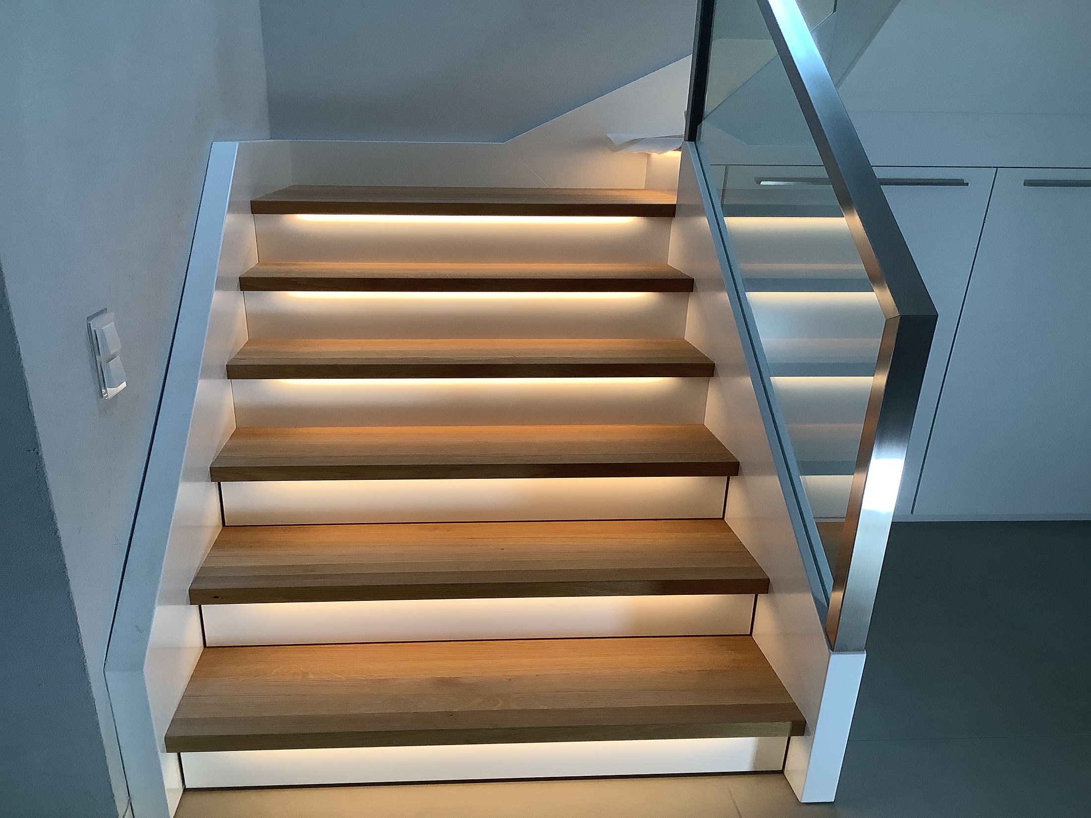 Treppen, die zu schweben scheinen