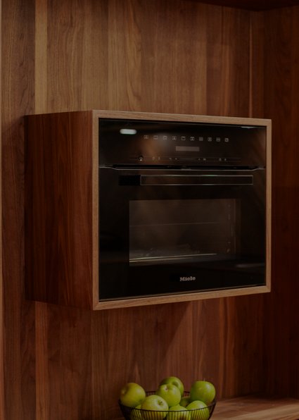 Regal mit Aluminiumprofil
